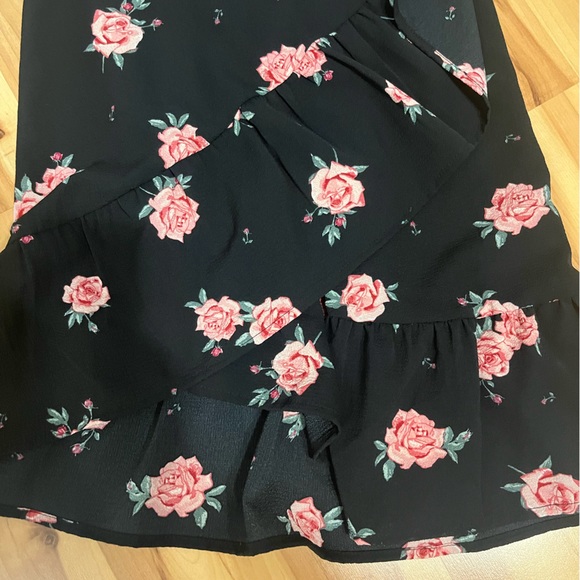 H&M Wrap Skirt - Picture 5 of 6